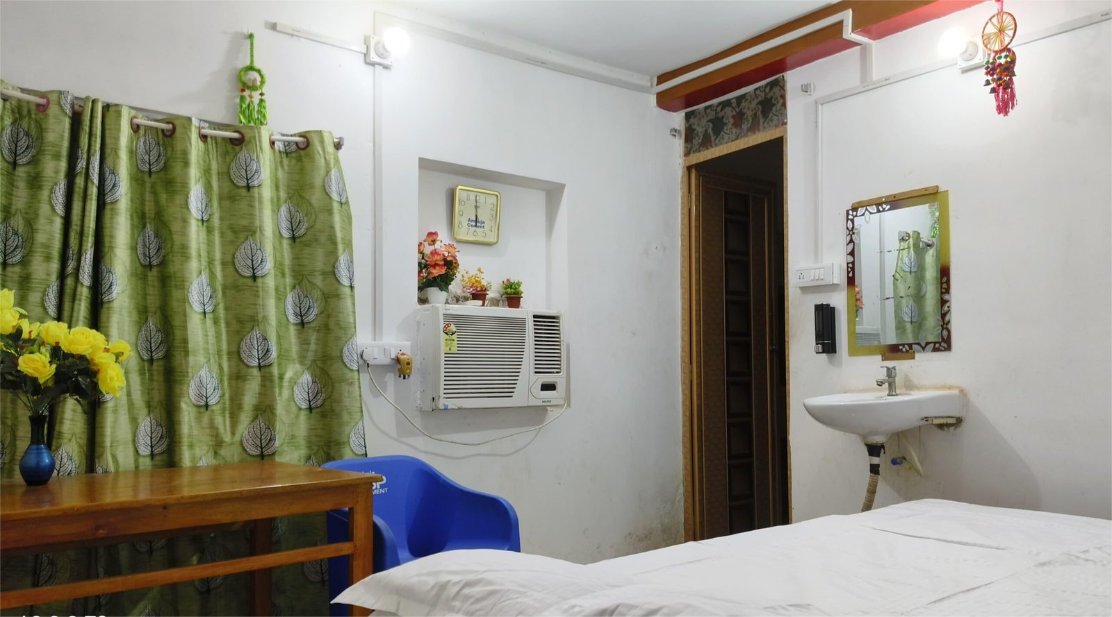Comfortable AC room at Hotel Satsangi near Satsang Ashram in Deoghar